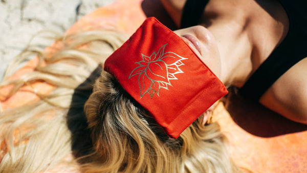 Eye pillow, your essential yoga accessory